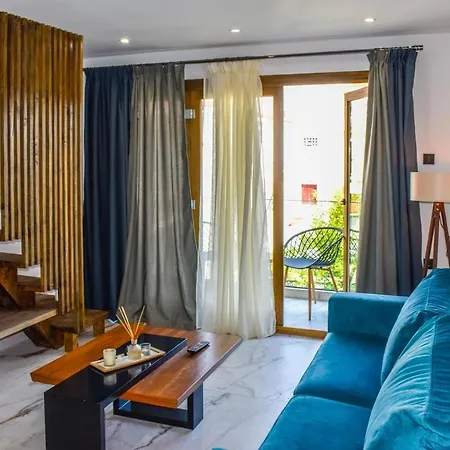 아파트 Ektor's In The Center Skiathos, Free Parking & Wifi *
