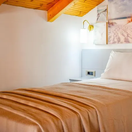 Apartment Ektor's In The City Center Skiathos, Free Parking & Wifi *